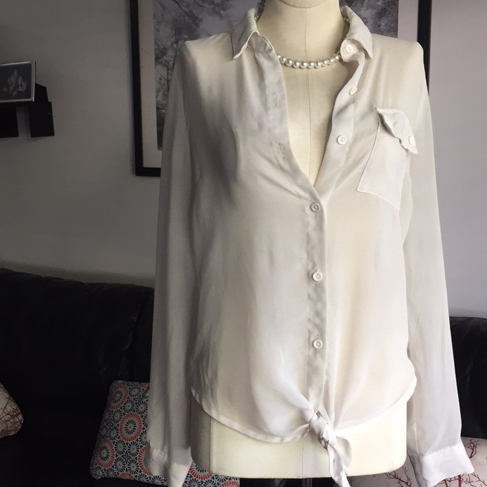 Timing Sheer Off White Top, good Cond. Small